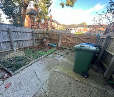 3 bedroom terraced house to rent - Photo 2