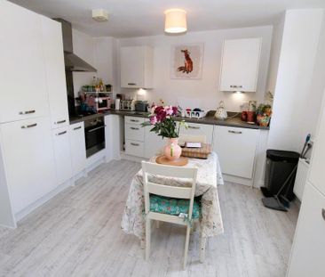 2 bedroom flat to rent - Photo 4