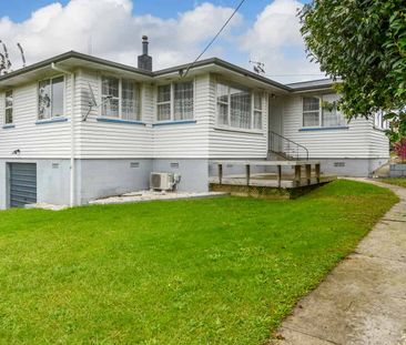 Family Home! - Photo 2