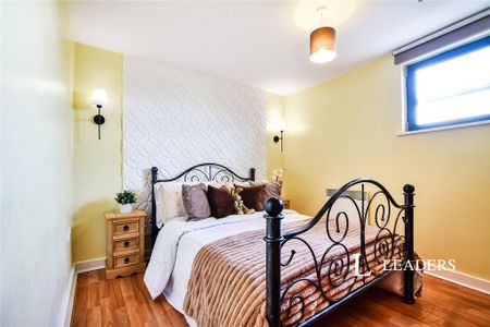 1 bedroom flat to rent - Photo 4