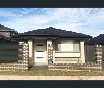 18A Callistemon Cct, Jordan Springs, NSW 2747 - Photo 3