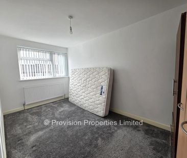 3 bedroom end of terrace house to rent - Photo 2