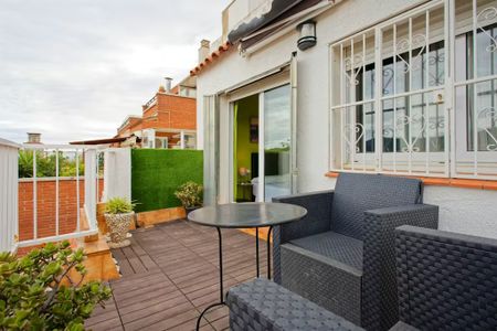 Carrer de Josep Sangenís, Barcelona, Catalonia 08035 - Photo 2