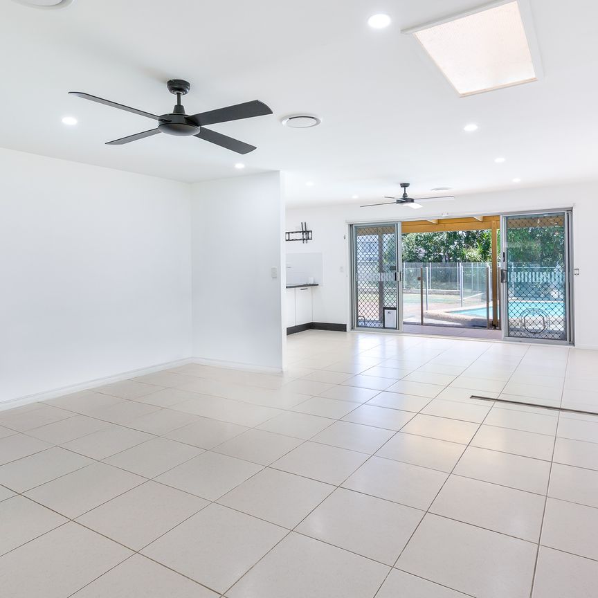 $1,450 per week / $5,800 Bond - Photo 1