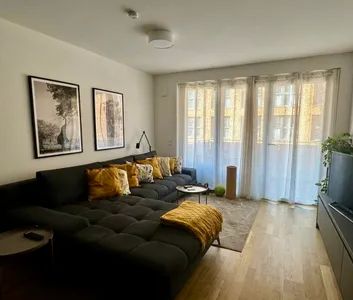 Neubau am Gasometer: Elegante 3-Zimmer-Wohnung mit Maßmöbel & 2 Balkonen (U3) - Photo 2
