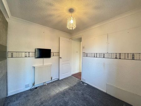 2 bedroom end of terrace house to rent - Photo 4