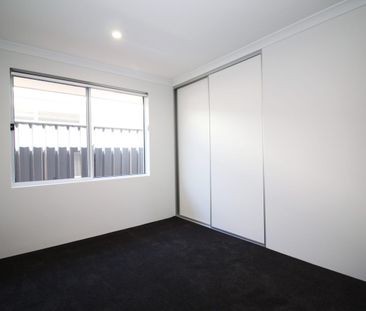 BRAND NEW 5 BEDROOM FAMILY HOME - Photo 2