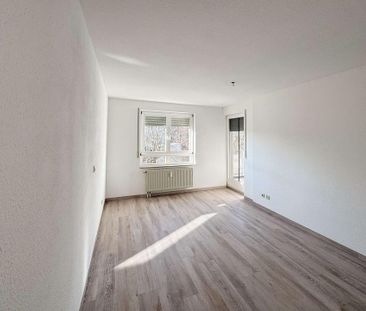 toll geschnittene 2-Raum-Wohnung mit großem Sonnenbalkon - Photo 1