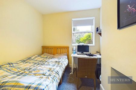 6 bedroom House To Let Total Size: 1787 SQ FT - Photo 4