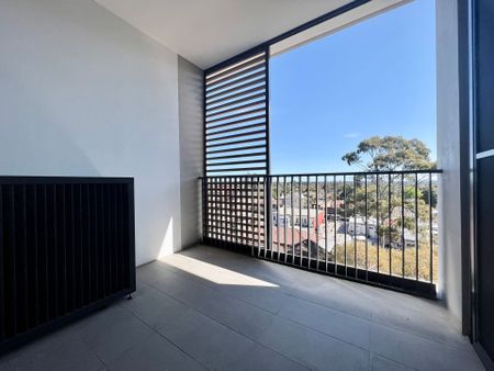 Stunning 1 Bedroom in Iq Burwood - Photo 5