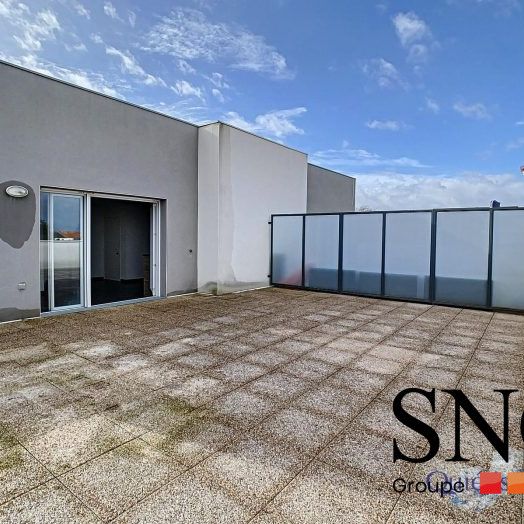 T3 AVEC TERRASSE + PARKING - Photo 1