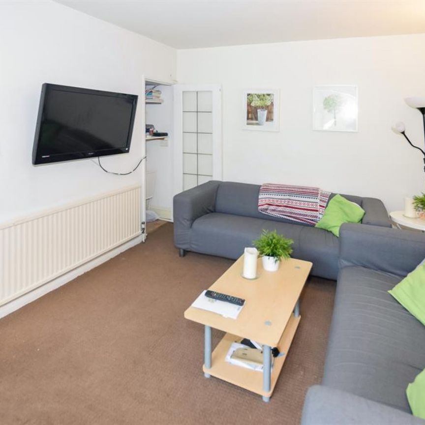 1 bedroom Flat To Let - Photo 1