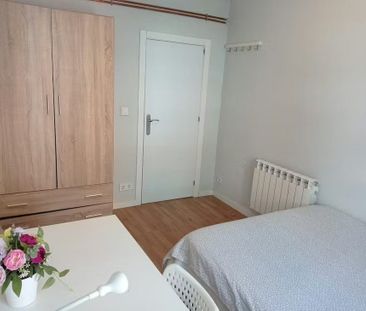 Calle de Venancio Martín, Madrid, Community of Madrid 28038 - Photo 2