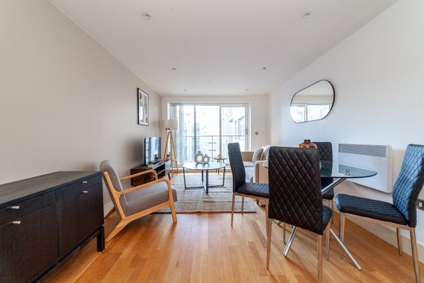 1 Bed Flat, Long Lane, SE1 - Photo 1