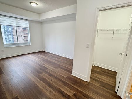 For Lease - 35 Balmuto Street Unit# 2102, Toronto, Ontario - Photo 5