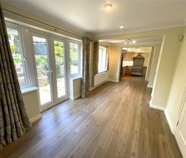 4 bedroom detached house to rent - Photo 2