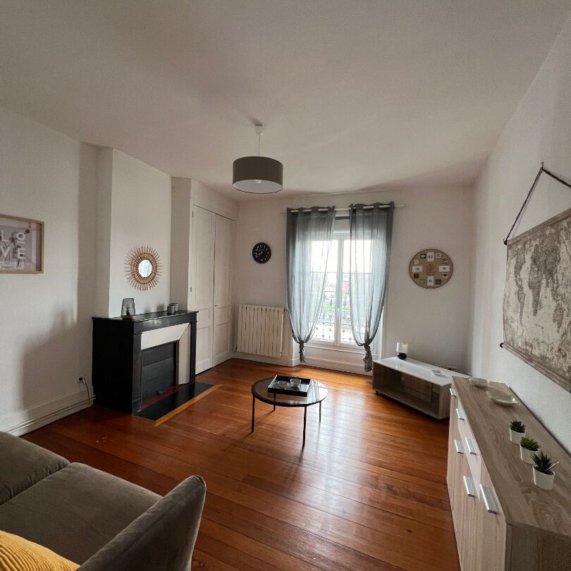 Location Appartement 1 pièce 44m² - Photo 1