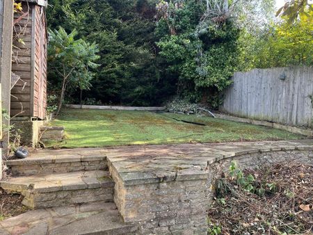 2 bedroom semi-detached bungalow to rent - Photo 5