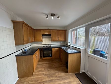 2 bed house to rent in Witham Close, Taunton, TA1 - Photo 5