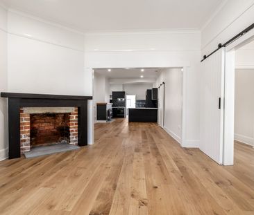 COTTAGE CHARM MEETS MODERN COMFORT - Photo 1