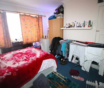 House share to rent - Photo 2