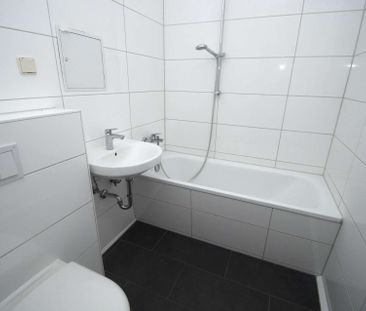 3-Zimmer-Wohnung, Bad mit Badewanne, frisch saniert - Photo 3