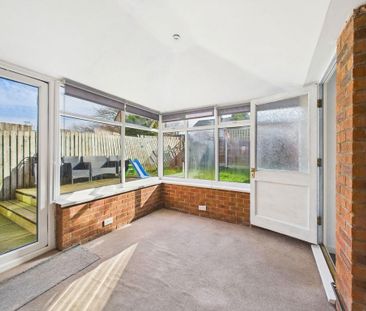 4 bedroom detached house to rent - Photo 2