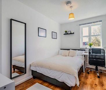 6 bedroom house to rent - Photo 3