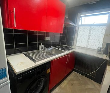 Room in a Shared Flat, Barnes Road, IG1 - Photo 4