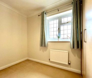 Pevensey Way, Frimley, Camberley, Surrey, GU16 - Photo 4