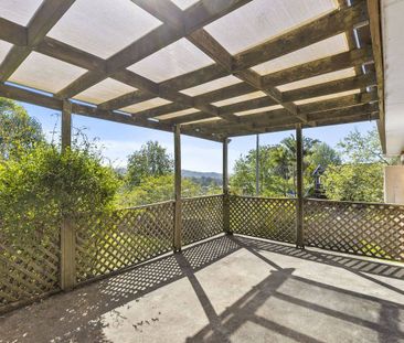 Spacious Family Home with Beautiful Outlook - Photo 6