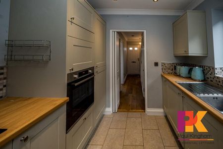 3 bedroom semi-detached house to rent - Photo 5