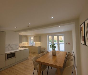 6 bedroom detached house to rent - Photo 3