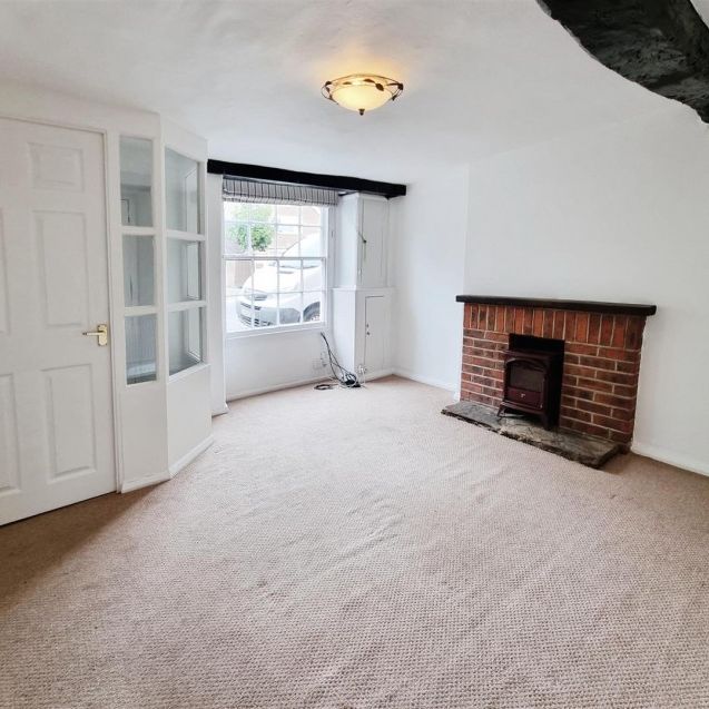 2 Bedroom Cottage to Rent in Wood Street, Higham Ferrers, Northants, NN10 - Photo 1