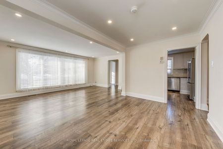 91 Ravenscrest Drive #Upper - Photo 4