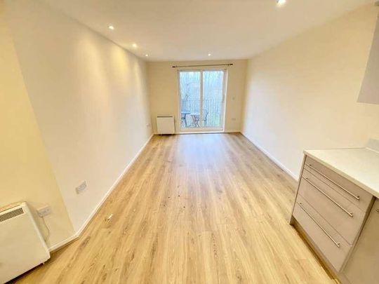Walker House Elmira Way, Salford, M5 - Photo 1