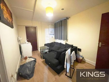 3 bedroom flat to rent - Photo 2
