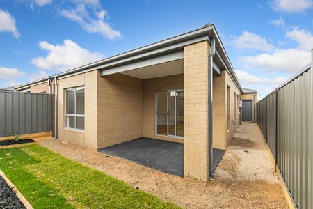 11 Amfissa Street, Wollert VIC 3750 - House For Rent | Domain - Photo 2