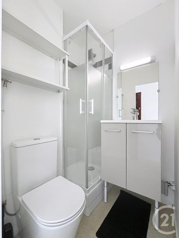 Location Appartement 1 pièce 12m² CHAMALIERES 63400 - Photo 4