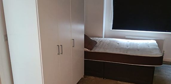 Bedsit, Poppleton Close, CV1 - Photo 2