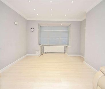 Carlton Road, Gidea Park, Essex, RM2 - Photo 3