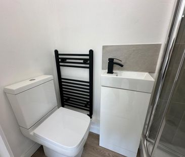 1 bedroom in a house share to rent - Photo 6