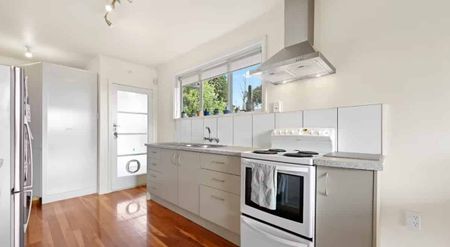 Three Bedroom Home - Photo 5