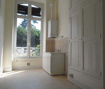 Location Appartement 2 pièces 60m² BOURGES 18000 - Photo 3