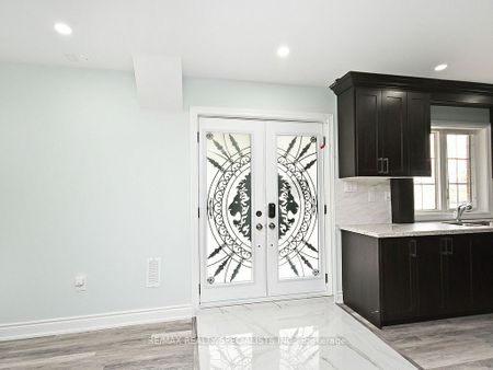 For Lease - 42 Midcrest Circle, Brampton, Ontario - Photo 5