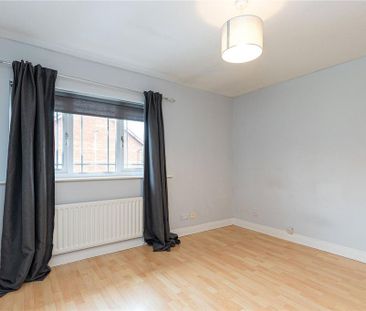 2 bedroom end of terrace house to rent - Photo 5