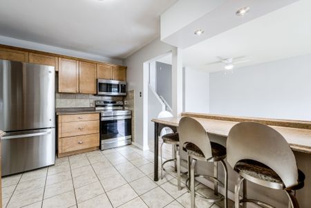 For Lease - 46 Austen Lane, Barrie, Ontario - Photo 3