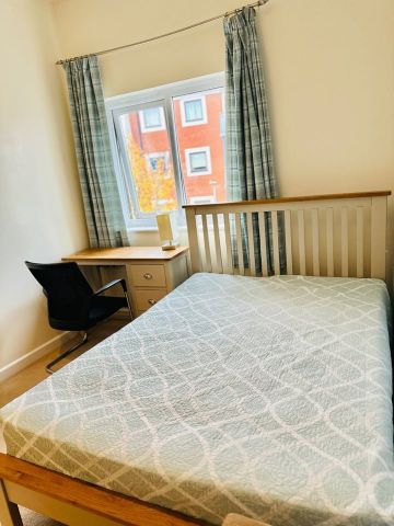 Room in a Shared Flat, Kennet Island, RG2 - Photo 2