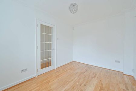 3 bedroom detached house to rent - Photo 4