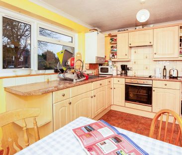 3 bedroom terraced house to rent - Photo 5